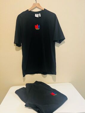 Men's Adidas Black Tee & Jogger Set with Logo Size Large